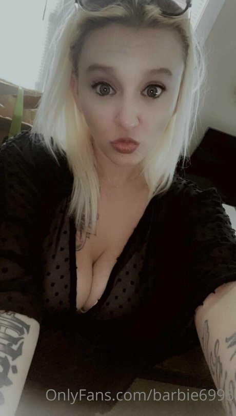 Photo nue de fuite OnlyFans de Barbie6996