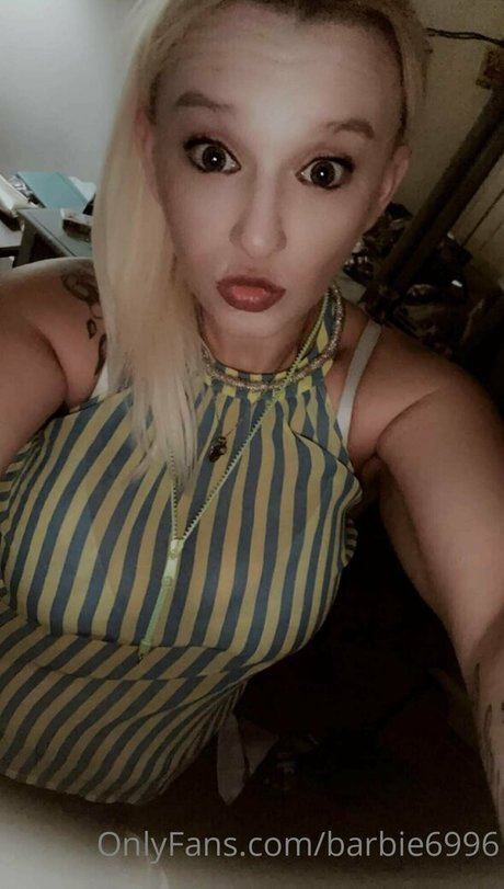 Photo nue de fuite OnlyFans de Barbie6996