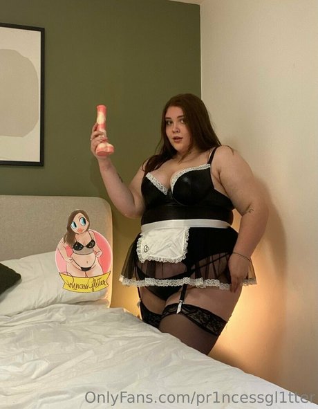 Photo nue de fuite OnlyFans de Pr1ncessgl1tterfree