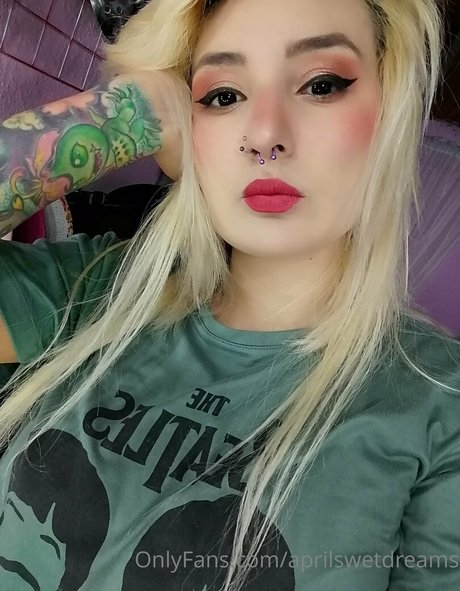 Photo nue de fuite OnlyFans de Aprilswetdreams