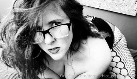 Photo nue de fuite OnlyFans de Domesthiccgoddessbbw2