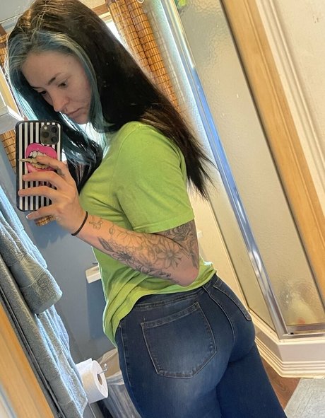 Ladyjayyy23