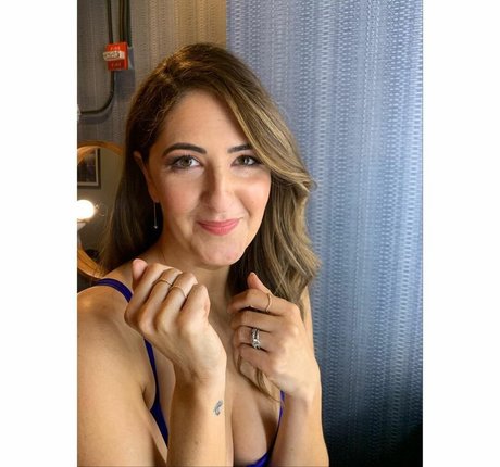 Photo nue de fuite OnlyFans de Darcy Carden