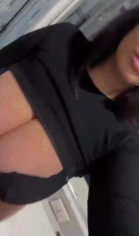 Photo nue de fuite OnlyFans de Roxnour