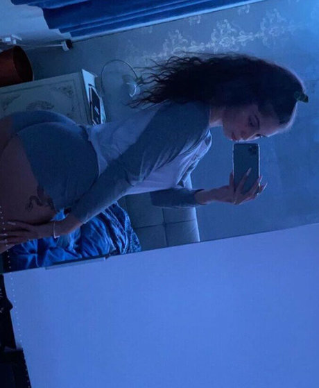 Photo nue de fuite OnlyFans de Izzy Lewis