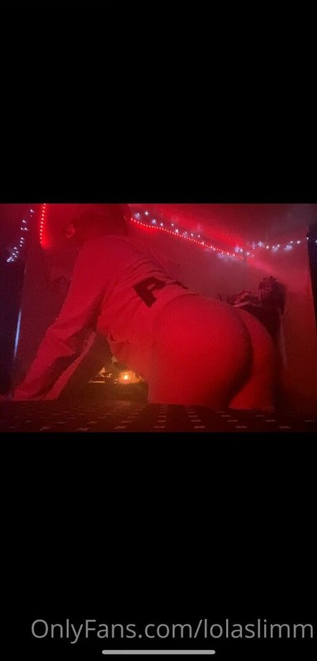 Photo nue de fuite OnlyFans de Lolaslimm