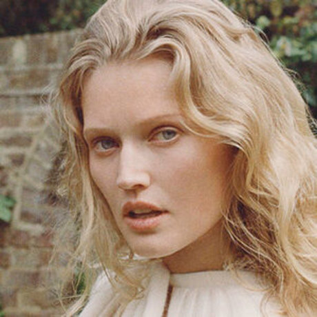 Photo nue de fuite OnlyFans de Toni Garrn