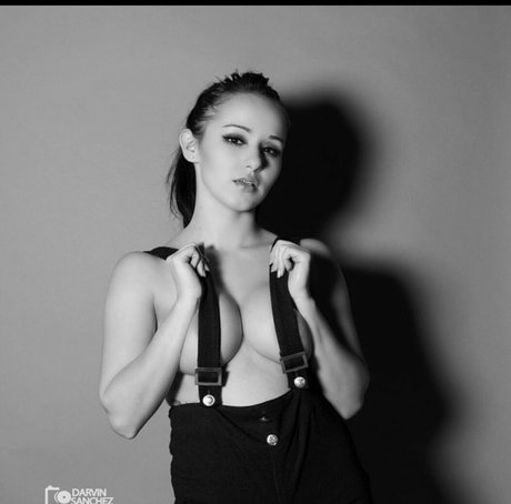 Photo nue de fuite OnlyFans de Nevalone
