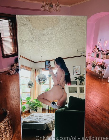 Photo nue de fuite OnlyFans de Oliviawildinfree