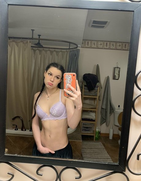 Photo nue de fuite OnlyFans de Leahhhh