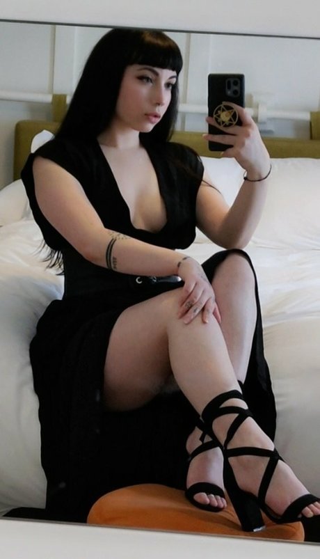 Photo nue de fuite OnlyFans de Layna Lazar