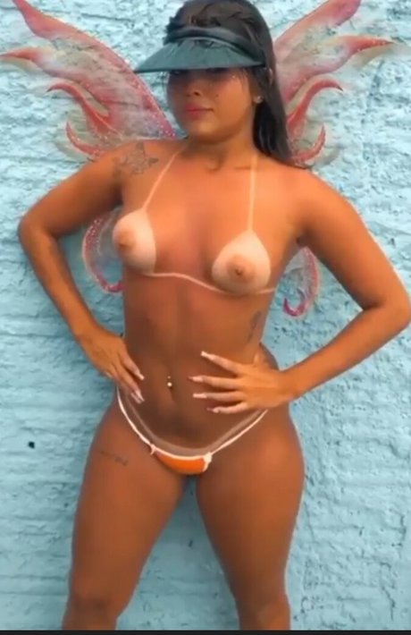 Photo nue de fuite OnlyFans de Saramiranda21