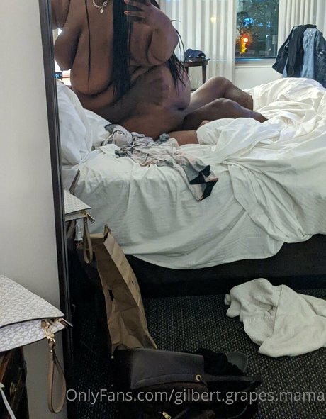 Photo nue de fuite OnlyFans de Gilbertgrapesmama