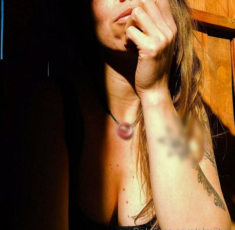 Photo nue de fuite OnlyFans de Almiibar