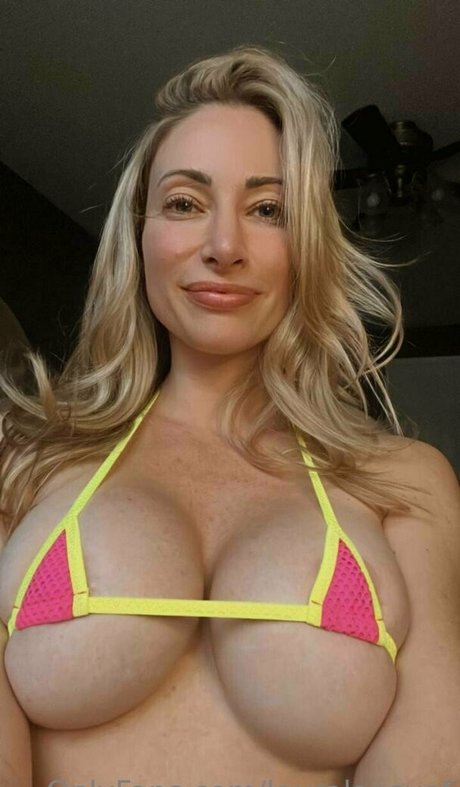 Photo nue de fuite OnlyFans de Lauralaceyof