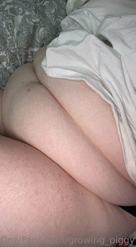 Photo nue de fuite OnlyFans de Growingpiggy1305