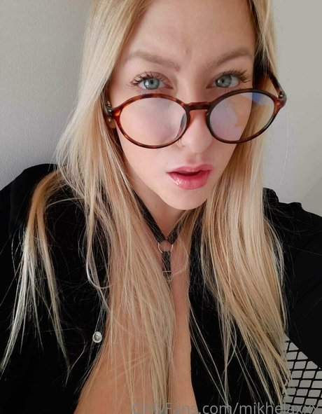 Photo nue de fuite OnlyFans de Mikhelaxxx