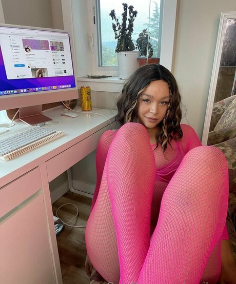 Photo nue de fuite OnlyFans de Nariluvsu