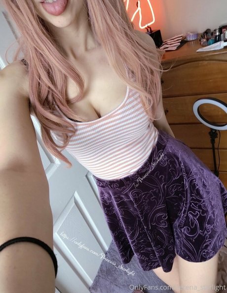 Photo nue de fuite OnlyFans de Serenastarlight