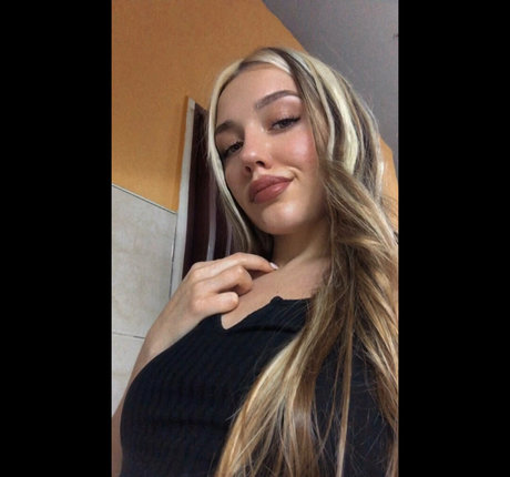 Girlblondehot