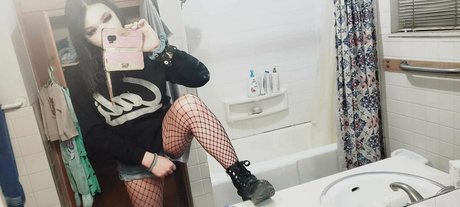 Photo nue de fuite OnlyFans de Addiroll