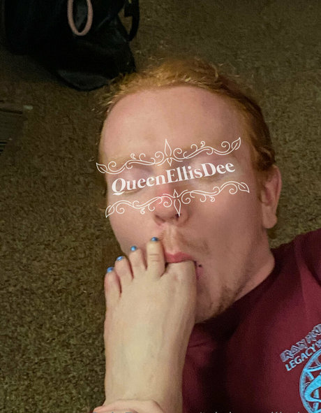 Photo nue de fuite OnlyFans de Triplexellisdee