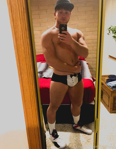 Photo nue de fuite OnlyFans de Gnoza27