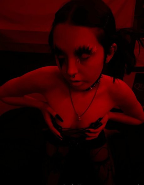 Photo nue de fuite OnlyFans de Wuvvmia