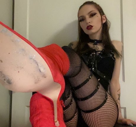 Photo nue de fuite OnlyFans de Violetscabaret