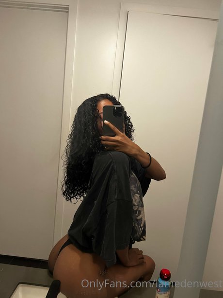 Photo nue de fuite OnlyFans de Eden West