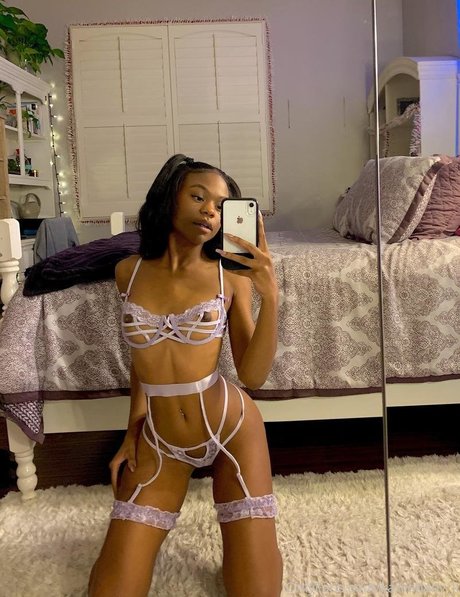 Photo nue de fuite OnlyFans de Karliebabyk