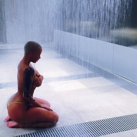 Photo nue de fuite OnlyFans de Amber Rose