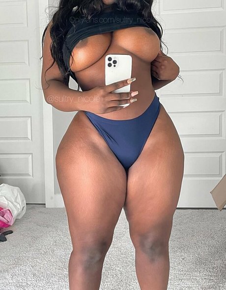 Photo nue de fuite OnlyFans de Sultrynicole