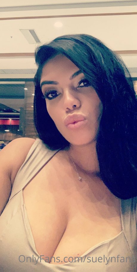 Photo nue de fuite OnlyFans de Suelyn Medeiros