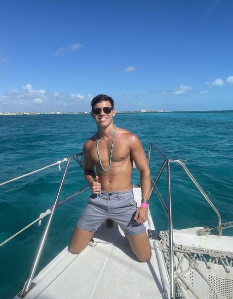Photo nue de fuite OnlyFans de Oliverhuntxxx