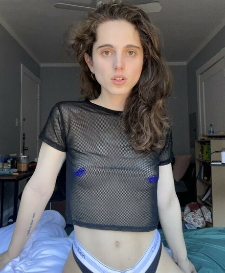 Photo nue de fuite OnlyFans de Helmet Girl