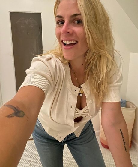 Photo nue de fuite OnlyFans de Busy Philipps