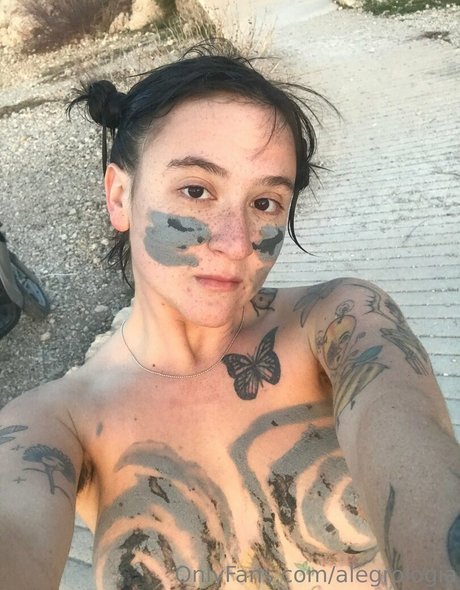 Photo nue de fuite OnlyFans de Alegrologia