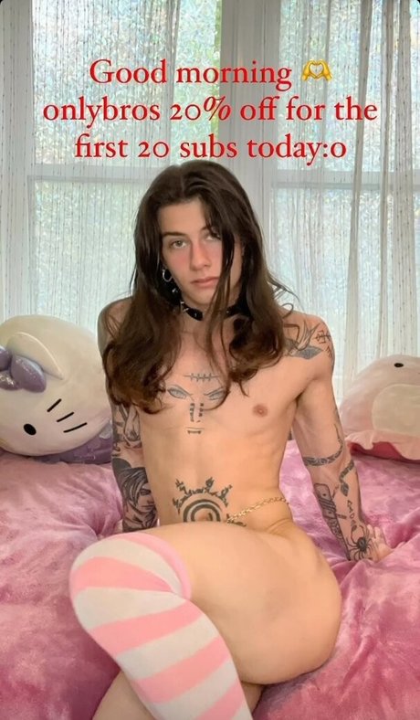 Photo nue de fuite OnlyFans de William Dolan