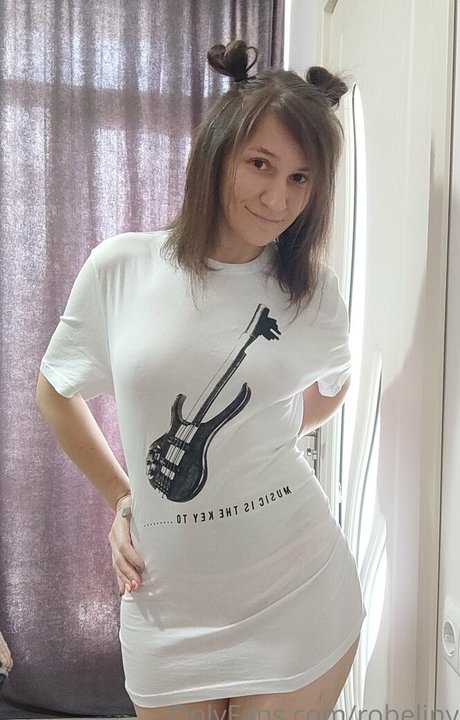 Photo nue de fuite OnlyFans de Robeliny