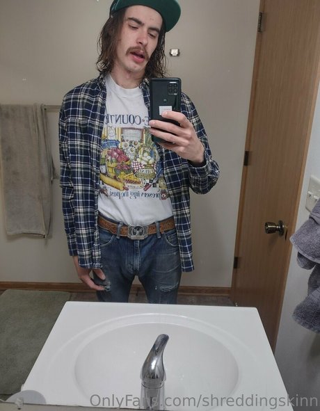 Photo nue de fuite OnlyFans de Shreddingskinn