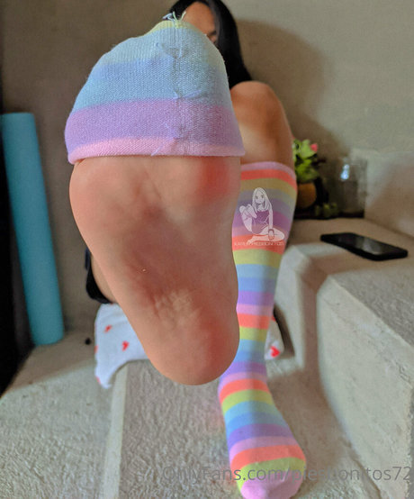 Photo nue de fuite OnlyFans de Piesbonitos72