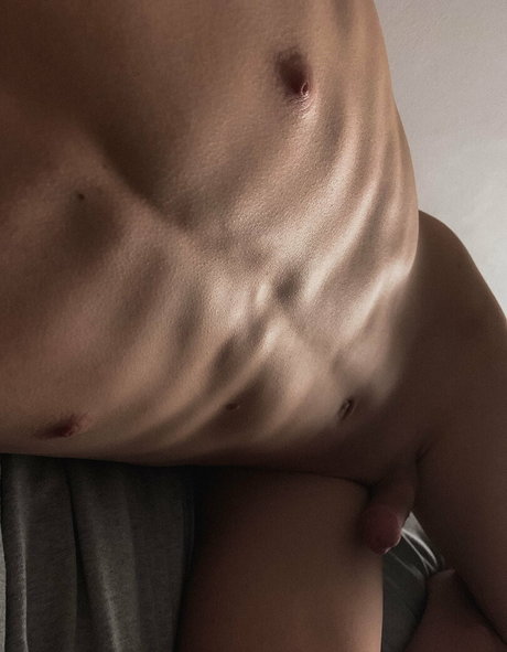 Photo nue de fuite OnlyFans de Emile4you