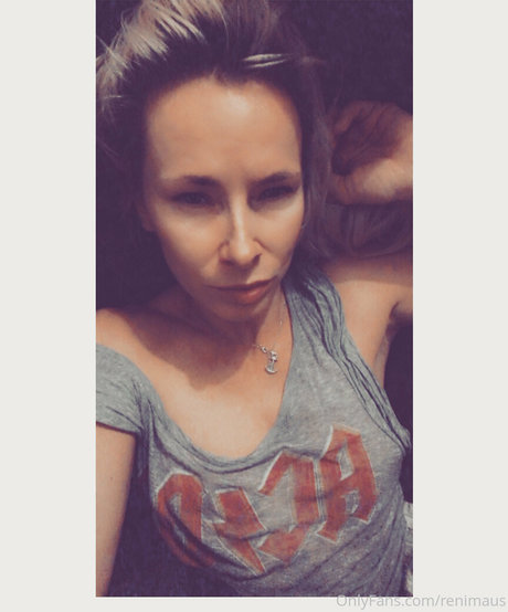 Photo nue de fuite OnlyFans de Loveislove01