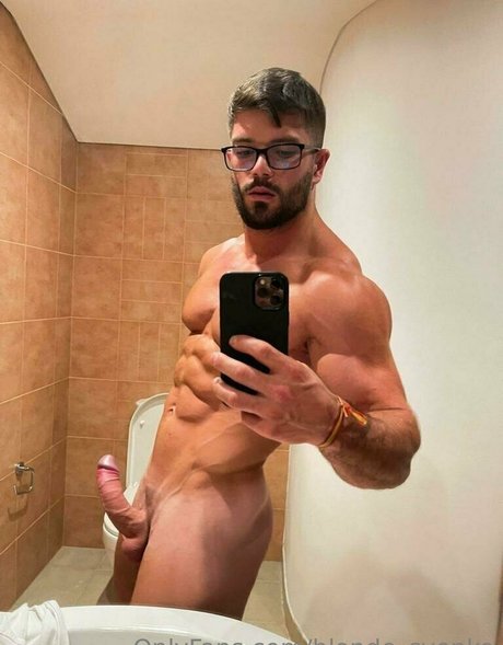 Photo nue de fuite OnlyFans de Blondesvenko