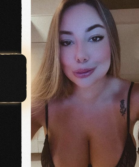 Photo nue de fuite OnlyFans de Fefigueiredoo