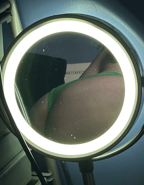 Photo nue de fuite OnlyFans de Alexaquinn21