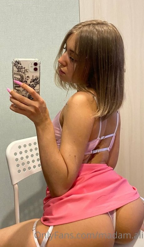 Photo nue de fuite OnlyFans de Madamali