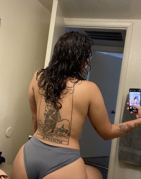 Photo nue de fuite OnlyFans de Curvybxtch