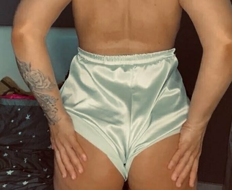 Photo nue de fuite OnlyFans de Hotwifeliza